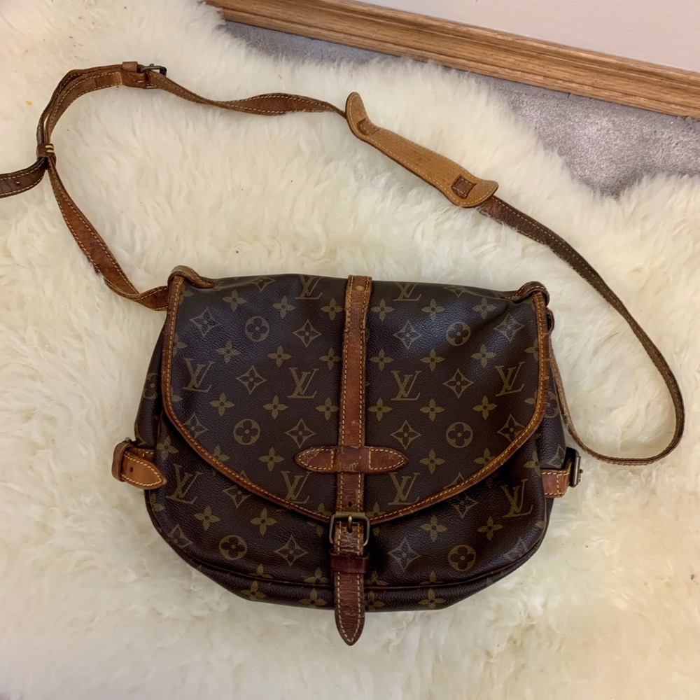 Authentic Louis Vuitton Saumur Crossbody bag